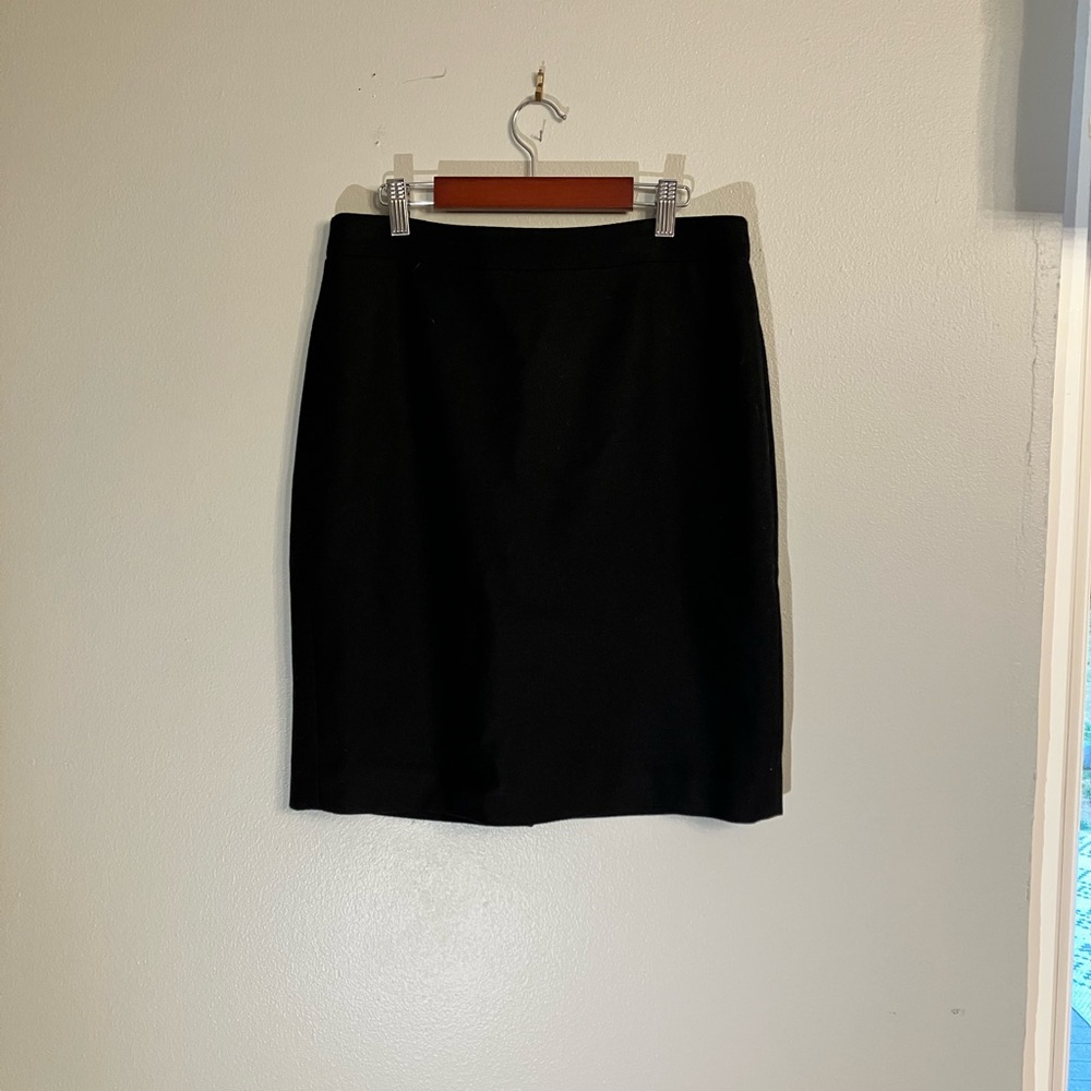 J Crew black wool pencil skirt with lining size 6